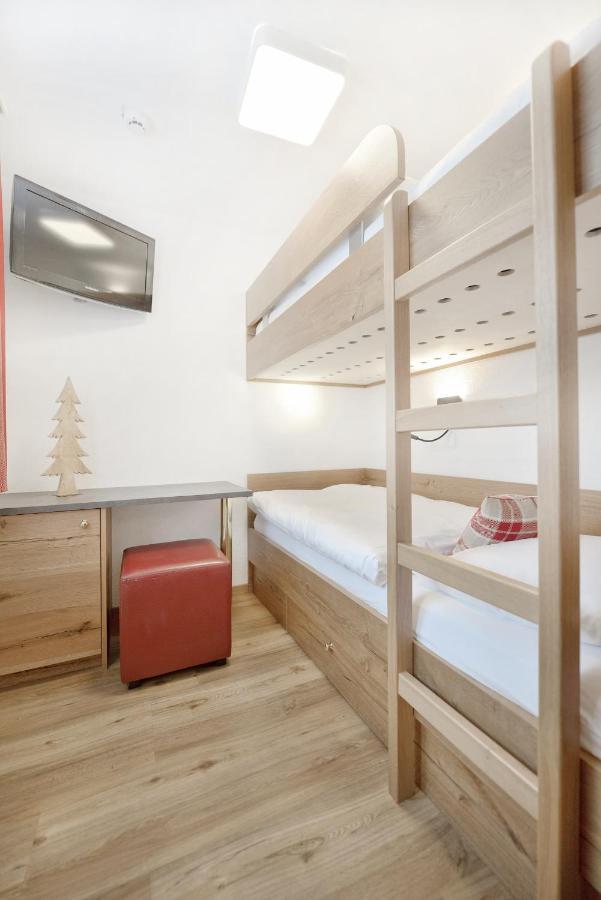 Hotel Alpina Superior Pettneu am Arlberg Dış mekan fotoğraf