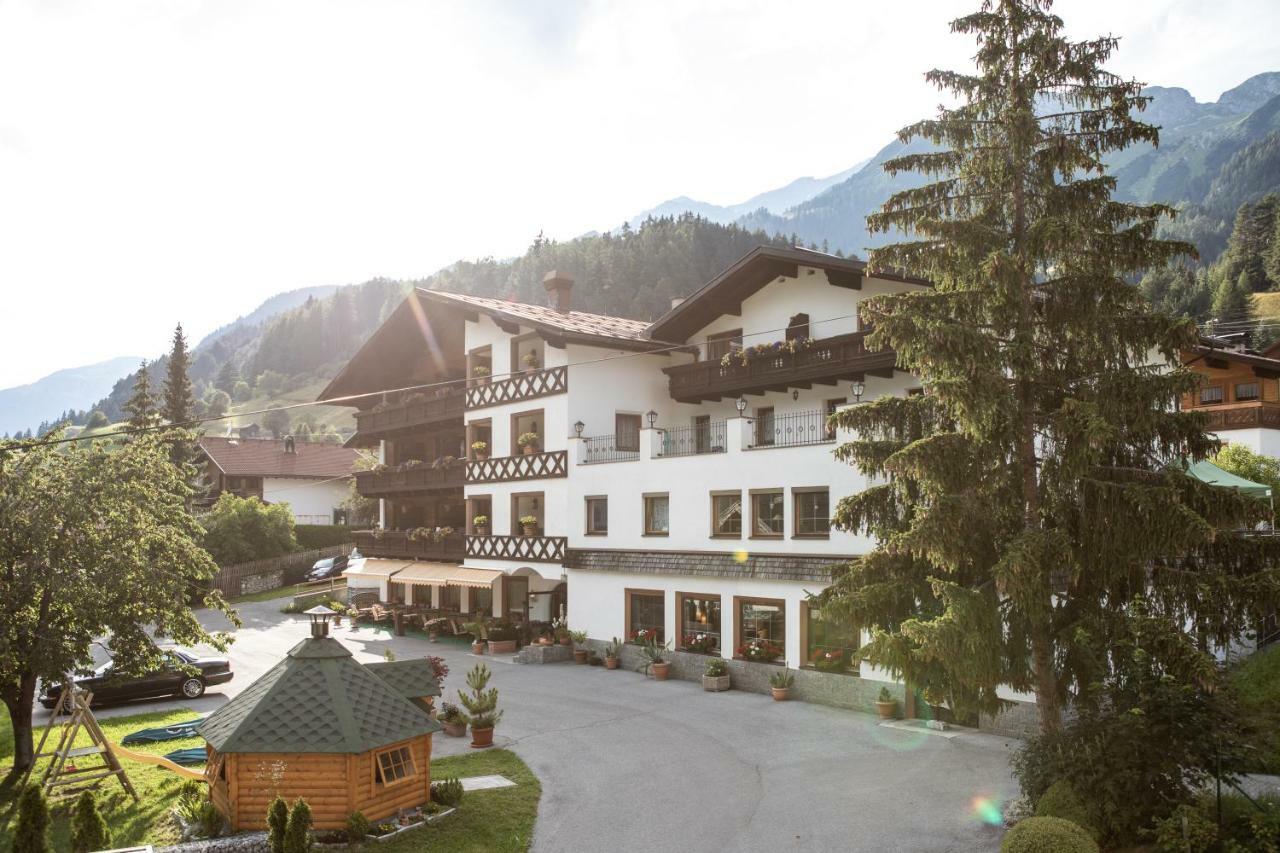 Hotel Alpina Superior Pettneu am Arlberg Dış mekan fotoğraf
